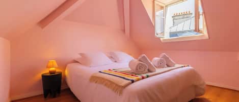 2 bedrooms, travel crib, WiFi, bed sheets