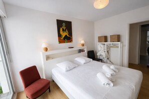 3 chambres, fer et planche à repasser, lit de bébé portatif, Wi-Fi