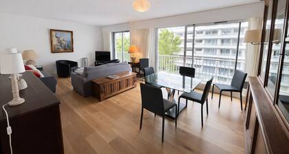 Superb apartment with Balcony, garage, 3 bedrooms, 5min from the Beach