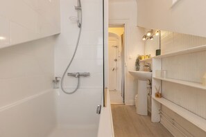 Hair dryer, towels - Studio in downtown Biarritz • On foot from the beaches & shops (Biarritz)