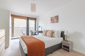 1 bedroom, iron/ironing board, WiFi, bed sheets - Blueground | Poplar, balcony, nr Thames (London)