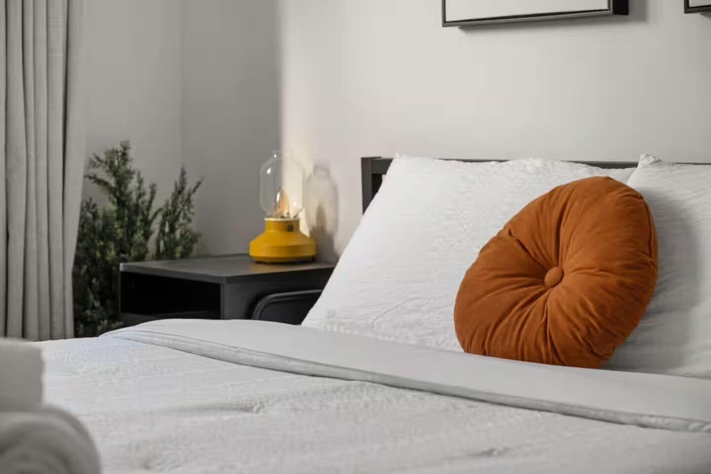 4 bedrooms, iron/ironing board, WiFi (free), bed sheets