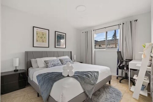 Charming 4-bedroom house with AC in vibrant Calgary