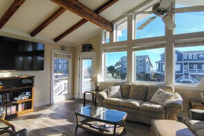 TV - "Shore Lucky" 4 Bedrooms, 2 Bathrooms, Second Row (Holden Beach)