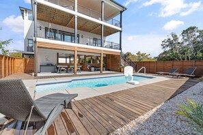 A heated pool - 5 Bedrooms, 5 Bathrooms, Private Pool (Holden Beach)