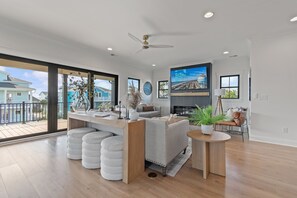 TV - 5 Bedrooms, 5 Bathrooms, Private Pool (Holden Beach)