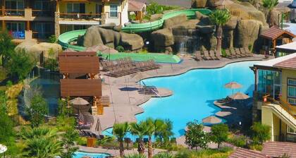 Resorts among beautiful mountains in Escondido, CA with 2 beds,full kitchen