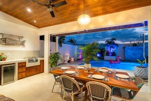 Outdoor dining - Casa Mkumbi - Downtown Waterfall Oasis (Jaco)