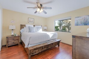 4 bedrooms, iron/ironing board, WiFi, bed sheets - 4-Bedroom near Downtown Prescott (Prescott)