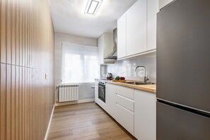 Frigorifero, microonde, forno, lavastoviglie