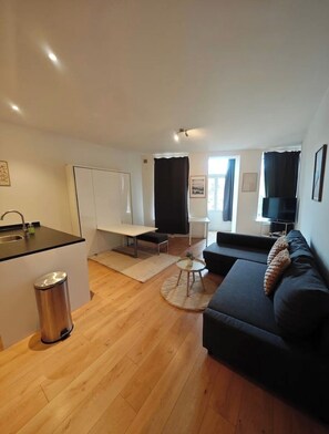 Living area - Cozy apartment canal view (Amsterdam)