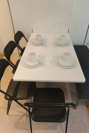 Dining - Cozy apartment canal view (Amsterdam)