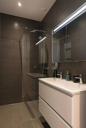 Bathroom - Cozy apartment canal view (Amsterdam)