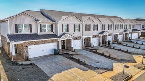Exterior - Chic Huntsville Stay: Near MidCity, Dining & Shops (Huntsville)