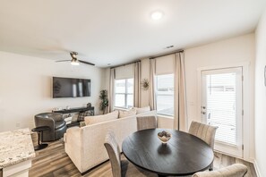 Interior - Chic Huntsville Stay: Near MidCity, Dining & Shops (Huntsville)