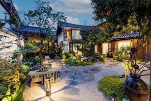 Tempat makan outdoor