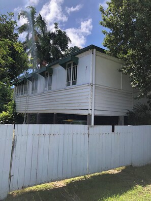 Exterior - Olunda - 17 Emu Street, Emu Park (Emu Park)
