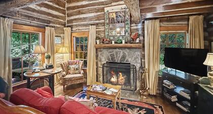 Cozy one-bedroom Melrose Cabin in scenic Highlands, NC—perfect for a romantic retreat.