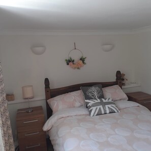 1 bedroom, iron/ironing board - Saundersfoot pembrokeshire (Saundersfoot)