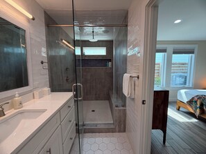 Shower, towels - SS304 Private Pool, Charcoal Grill, Golf Cart Access (Port Aransas)