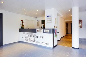 Lobby - Kyriad Fréjus Centre - Saint-raphaël (Fréjus)