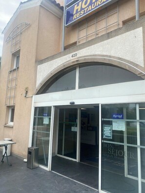 Exterior detail - Kyriad Fréjus Centre - Saint-raphaël (Fréjus)