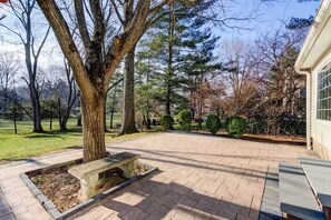Terrace/patio - Sunset Point 4 Bedroom Home by D&R canal (Princeton)