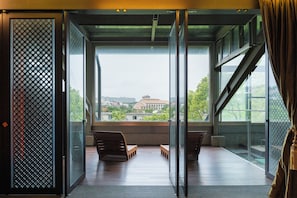 Premium King Room | Terrace/patio
