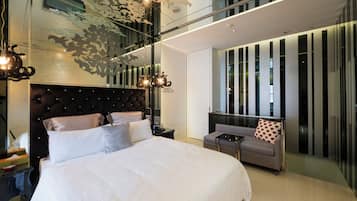 Business King Room | Free minibar, free WiFi, bed sheets