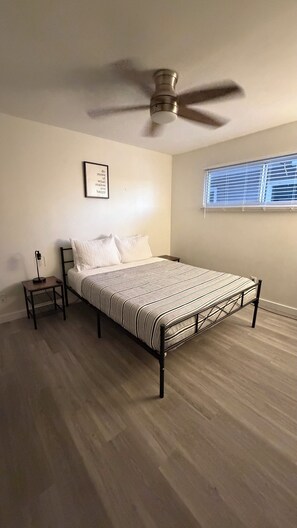 2 bedrooms, iron/ironing board, WiFi, bed sheets - Enjoyable 2-bedroom condo in charming Destin (Destin)