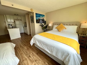 Apartment, Balcony, Canal View - Comfy and Modern Condo By Waikiki (Honolulu)