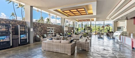 Apartment, Balcony, Canal View | Lobby