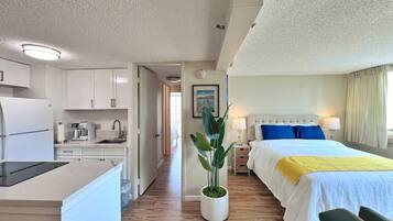 Apartment, Balcony, Canal View