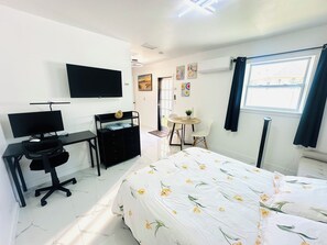 1 Schlafzimmer, Schreibtisch, Bügeleisen/Bügelbrett, kostenloses WLAN