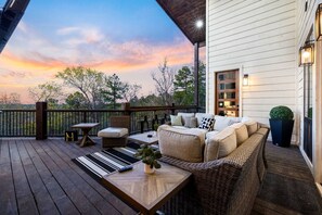 Terrace/patio - Views, Pickleball, Hottub, Gameroom, EV, Multi-Fam (Broken Bow)