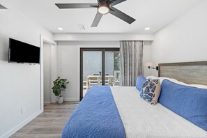 2 bedrooms, desk, iron/ironing board, WiFi - Big Blue | Steps to Beach | 2 Bikes Included (Santa Rosa Beach)