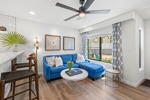 Interior - Big Blue | Steps to Beach | 2 Bikes Included (Santa Rosa Beach)