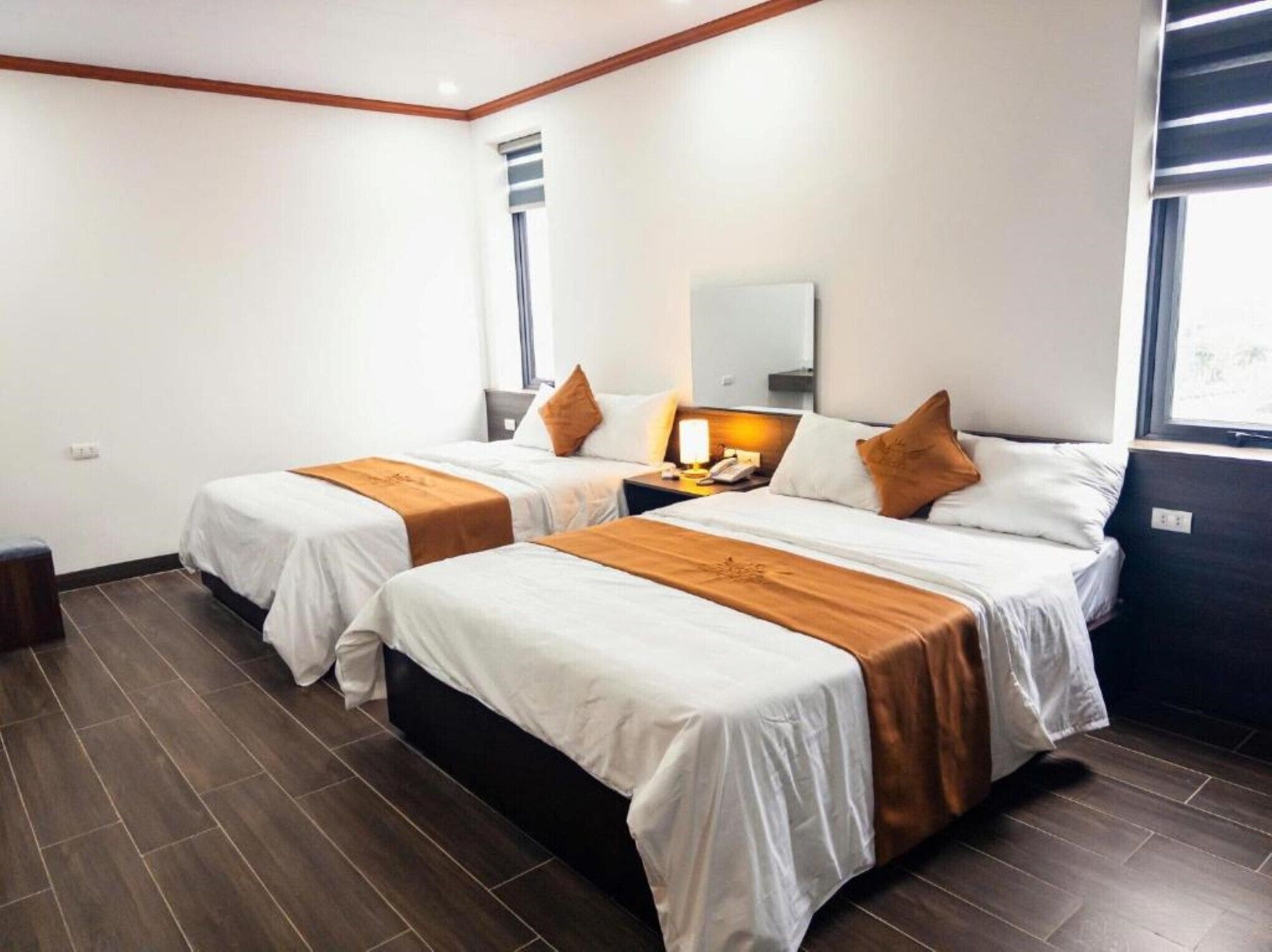 Triple Room | Minibar, desk, free WiFi, bed sheets