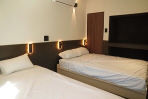 3 bedrooms, iron/ironing board, free WiFi - Quiet Private Home for 10 | Newly Renovated Near Myeongdong Center (Seoul)