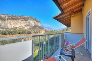 Property grounds - Agritur Laura- Oasi di luce 5, Torbole sul Garda, Italy (Torbole sul Garda)