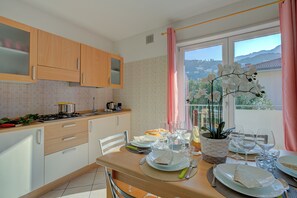 Dining - Agritur Laura- Essenza di rosa 2, Torbole sul Garda, Italy (Torbole sul Garda)