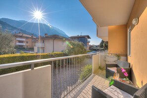 Property grounds - Agritur Laura - Danza di colori 3, Torbole sul Garda, Italy (Torbole sul Garda)