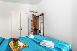2 bedrooms, iron/ironing board, free WiFi, bed sheets - Le Case della Cinta 1 a 300 mt dal mare, San Teodoro, Italy (San Teodoro)