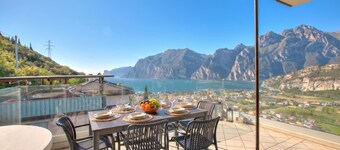 Villa Paradise View With Private Pool, Torbole sul Garda, Italy