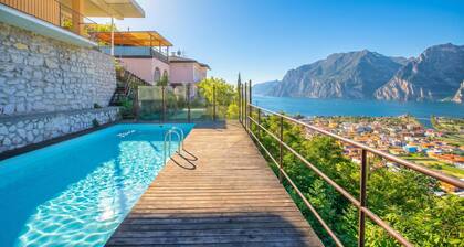 Villa Paradise View With Private Pool, Torbole sul Garda, Italy