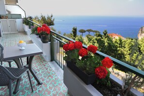 Panoramic Apartment, Sea View | Water view - Vervece House (Massa Lubrense)