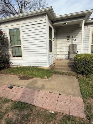 Property grounds - FIFA2026 Entire Home! 15 mins from DFW Airport and 20 mins to Dallas & Arlington (Irving)