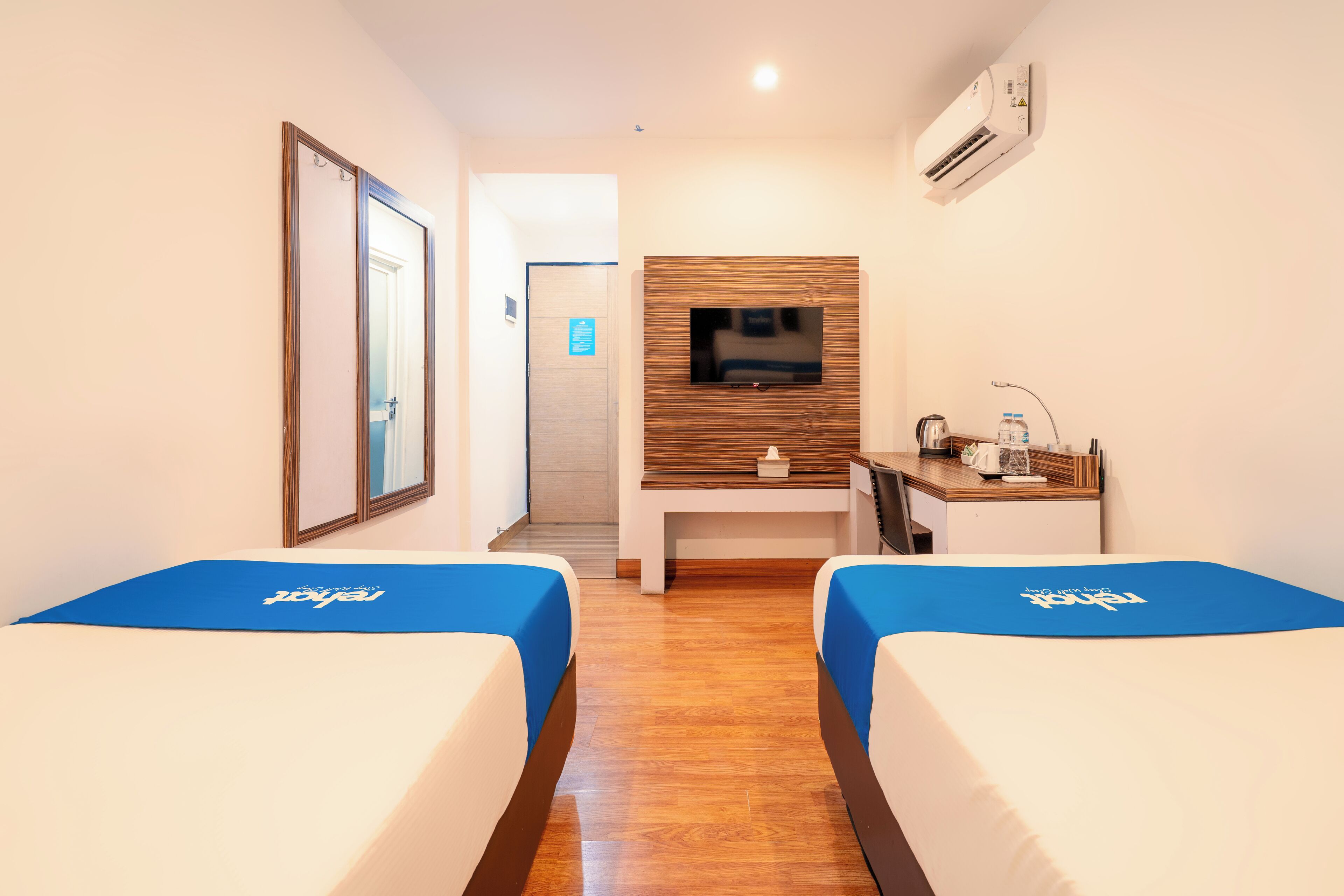 Deluxe Twin Room | Desk, free WiFi