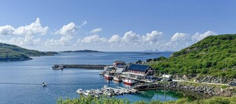 Amazing home in Nordnesøy with WiFi