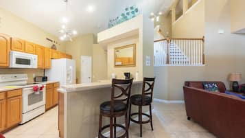 Casa Deluxe, vista piscina | Cucina privata